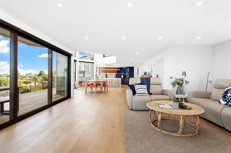 Photo of property in 75 Tiri Road, Manly, Whangaparaoa, 0930