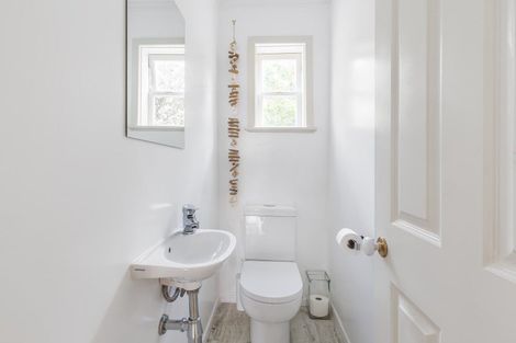 Photo of property in 66 Eden Street, Island Bay, Wellington, 6023