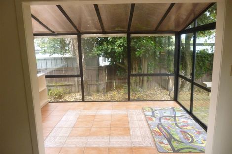 Photo of property in 2/8 Priestley Drive, Bucklands Beach, Auckland, 2014