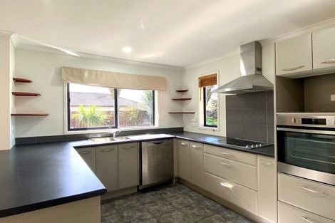 Photo of property in 2 Wouldbank Way, Welcome Bay, Tauranga, 3112