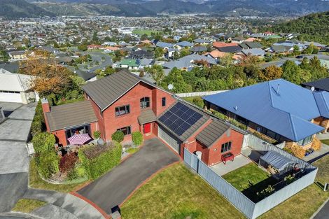 Photo of property in 17 Garrett Place, Riverstone Terraces, Upper Hutt, 5018