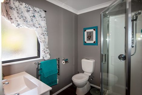 Photo of property in 35 Waverton Terrace, Churton Park, Wellington, 6037