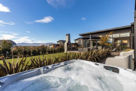 Photo of property in 5 Mcdonald Street, Wanaka, 9305