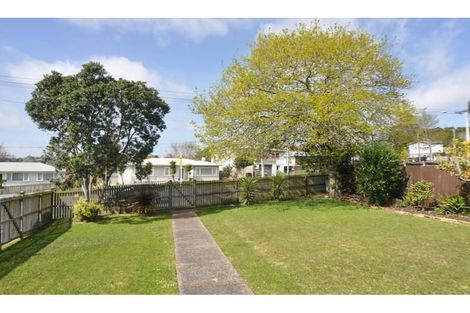 Photo of property in 16 Lancaster Road, Beach Haven, Auckland, 0626