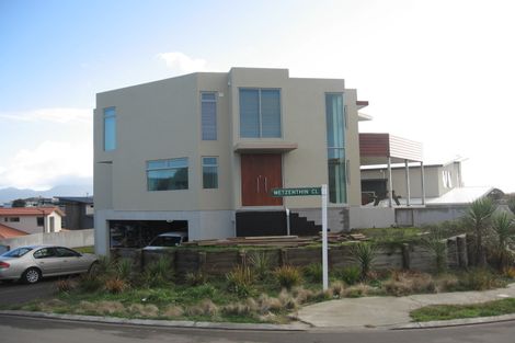 Photo of property in 2 Metzenthin Close, Raumati South, Paraparaumu, 5032