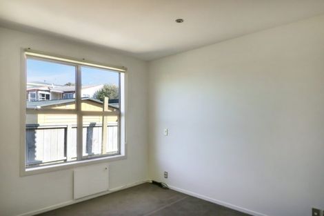 Photo of property in 48a Bassett Road, Johnsonville, Wellington, 6037