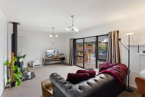 Photo of property in 5 Oakwood Grove, Paraparaumu Beach, Paraparaumu, 5032