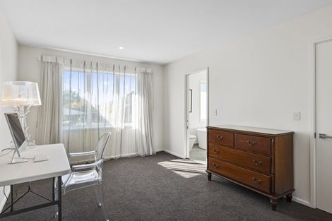 Photo of property in 128 Fendalton Road, Fendalton, Christchurch, 8052