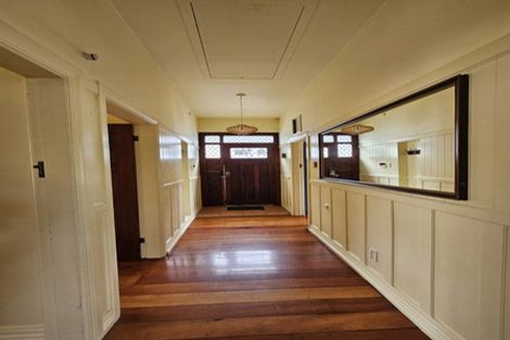 Photo of property in 83 Eden Street, Island Bay, Wellington, 6023