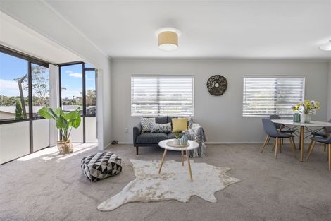 Photo of property in 23 Flaunty Place, West Harbour, Auckland, 0618
