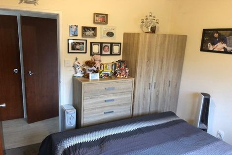 Photo of property in 1/92 Lake Road, Northcote, Auckland, 0627