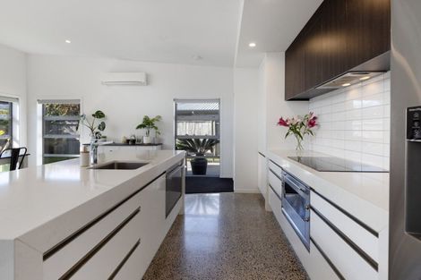 Photo of property in 10 Cassinia Close, Papamoa Beach, Papamoa, 3118