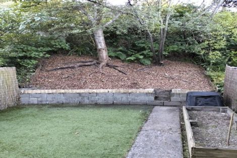 Photo of property in 23f7 Collins Avenue, Tawa, Wellington, 5028