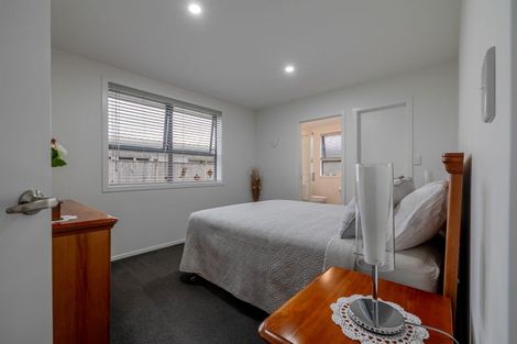 Photo of property in 1 Long Melford Road, Awapuni, Palmerston North, 4412