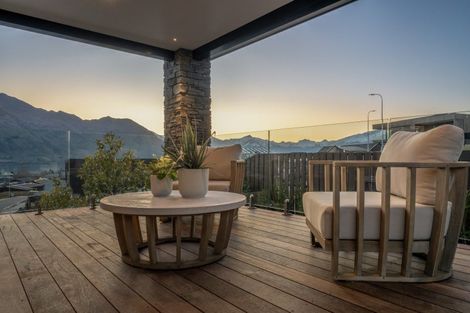 Photo of property in 18 Fenton Avenue, Wanaka, 9305