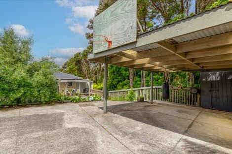 Photo of property in 52 Staincross Street, Green Bay, Auckland, 0604