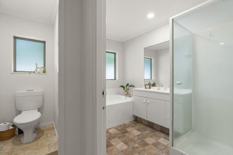 Photo of property in 10 Laburnum Glen, Mount Maunganui, 3116