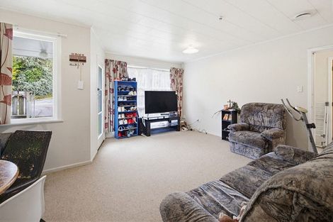 Photo of property in 42b Black Rock Road, Newlands, Wellington, 6037