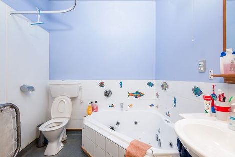 Photo of property in 15 Koromiko Street, Saint Martins, Christchurch, 8022