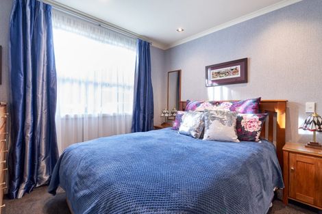 Photo of property in 30 Lowther Place, Taradale, Napier, 4112