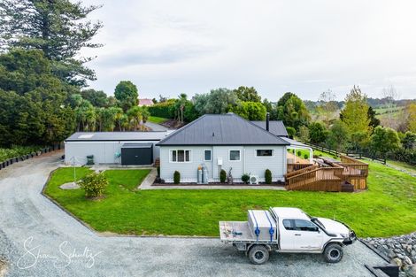 Photo of property in 17 Hook Road, Paparoa, 0571