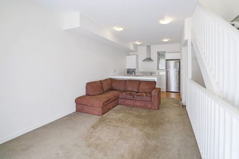 Photo of property in 3um Papawai Terrace, Mount Cook, Wellington, 6021