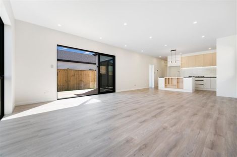 Photo of property in 42 Whakairo Crescent, Gulf Harbour, 0930