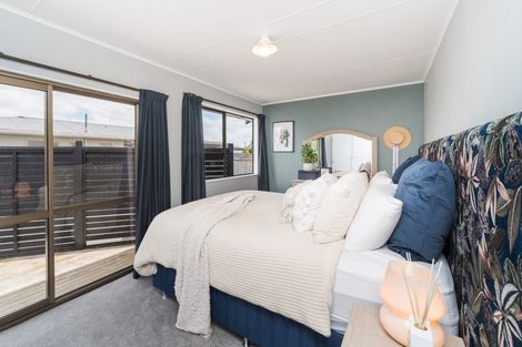 Photo of property in 27 Hillcrest Drive, Kelvin Grove, Palmerston North, 4414