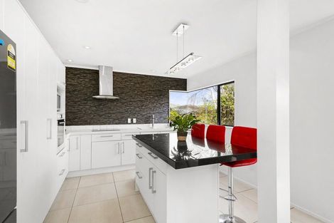 Photo of property in 6 Saunders Close, Whitby, Porirua, 5024