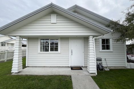 Photo of property in 27 Queens Park Crescent, Frankton, Hamilton, 3204