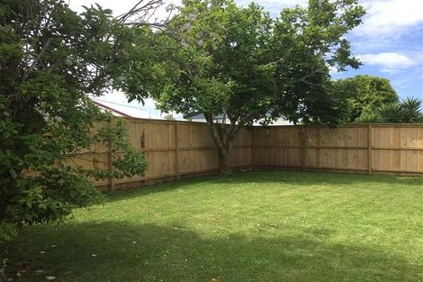 Photo of property in 8 Cameron Place, Ranui, Auckland, 0612