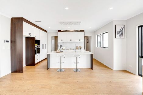 Photo of property in 51 Hikuawa Road, Flat Bush, Auckland, 2019