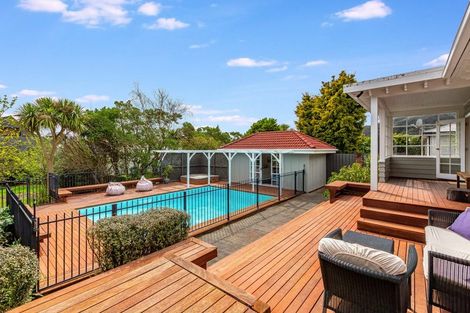 Photo of property in 396 Muritai Road, Eastbourne, Lower Hutt, 5013
