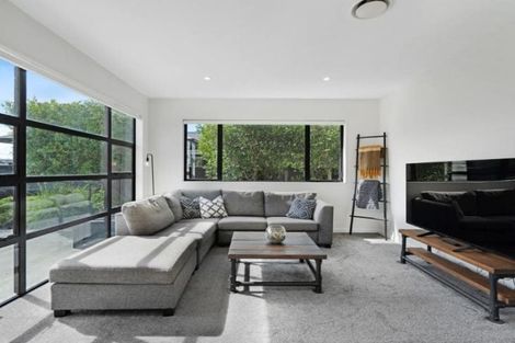 Photo of property in 26 Papa Orchard Drive, Kumeu, 0810