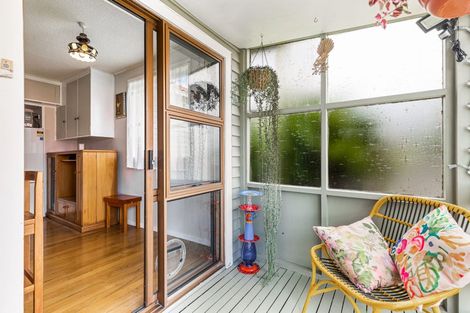 Photo of property in 9 Ambler Avenue, Glen Eden, Auckland, 0602