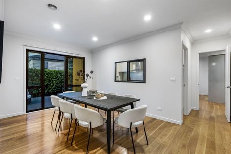 Photo of property in 16 Fernhill Way, Oteha, Auckland, 0632