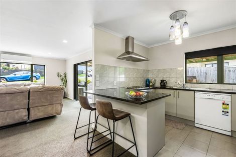 Photo of property in 22 Gordon Stanley Drive, Massey, Auckland, 0614