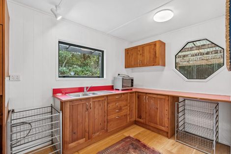 Photo of property in 29 Tahunatapu Road, Parua Bay, Whangarei, 0174
