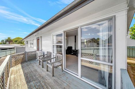 Photo of property in 23 Kemble Close, Mangere, Auckland, 2022