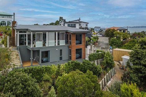 Photo of property in 10 Convent Road, Bluff Hill, Napier, 4110