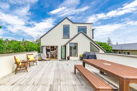 Photo of property in 21 Ocean Road, Paraparaumu Beach, Paraparaumu, 5032