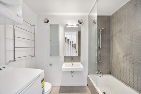 Photo of property in 253/21 Left Bank, Te Aro, Wellington, 6011