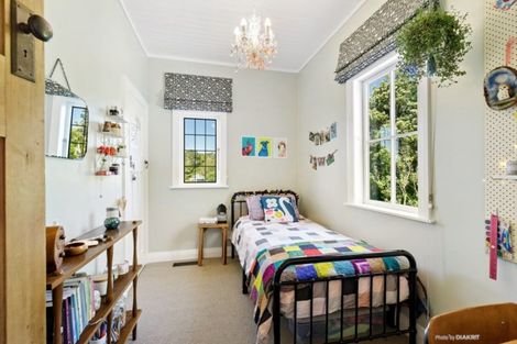 Photo of property in 18 Sugarloaf Road, Brooklyn, Wellington, 6021