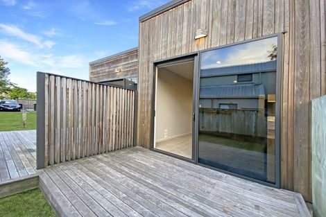 Photo of property in 2/22 Pascal Street, Palmerston North, 4410