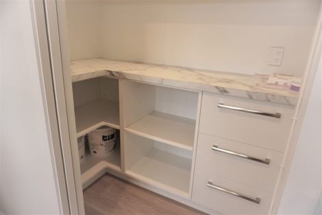 Photo of property in 28 Howard Road, Taradale, Napier, 4112