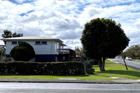 Photo of property in 51 Taikata Road, Te Atatu Peninsula, Auckland, 0610