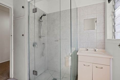 Photo of property in 18 Pax Avenue, Forrest Hill, Auckland, 0620