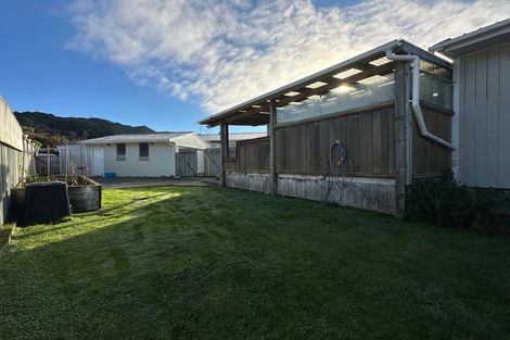 Photo of property in 15 Kerepehi Grove, Wainuiomata, Lower Hutt, 5014