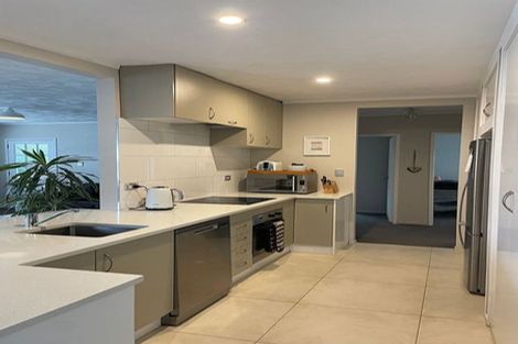 Photo of property in 3 Miro Street, New Lynn, Auckland, 0600