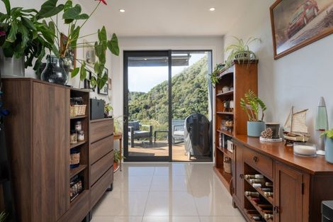 Photo of property in 27 Amelia Crescent, Waikawa, Picton, 7220